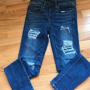 •NWT• AMERICAN EAGLE RIPPED JEANS